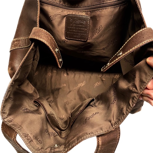 FOSSIL VINTAGE Large Brown Distressed Leather Tote - Picture 8 of 15